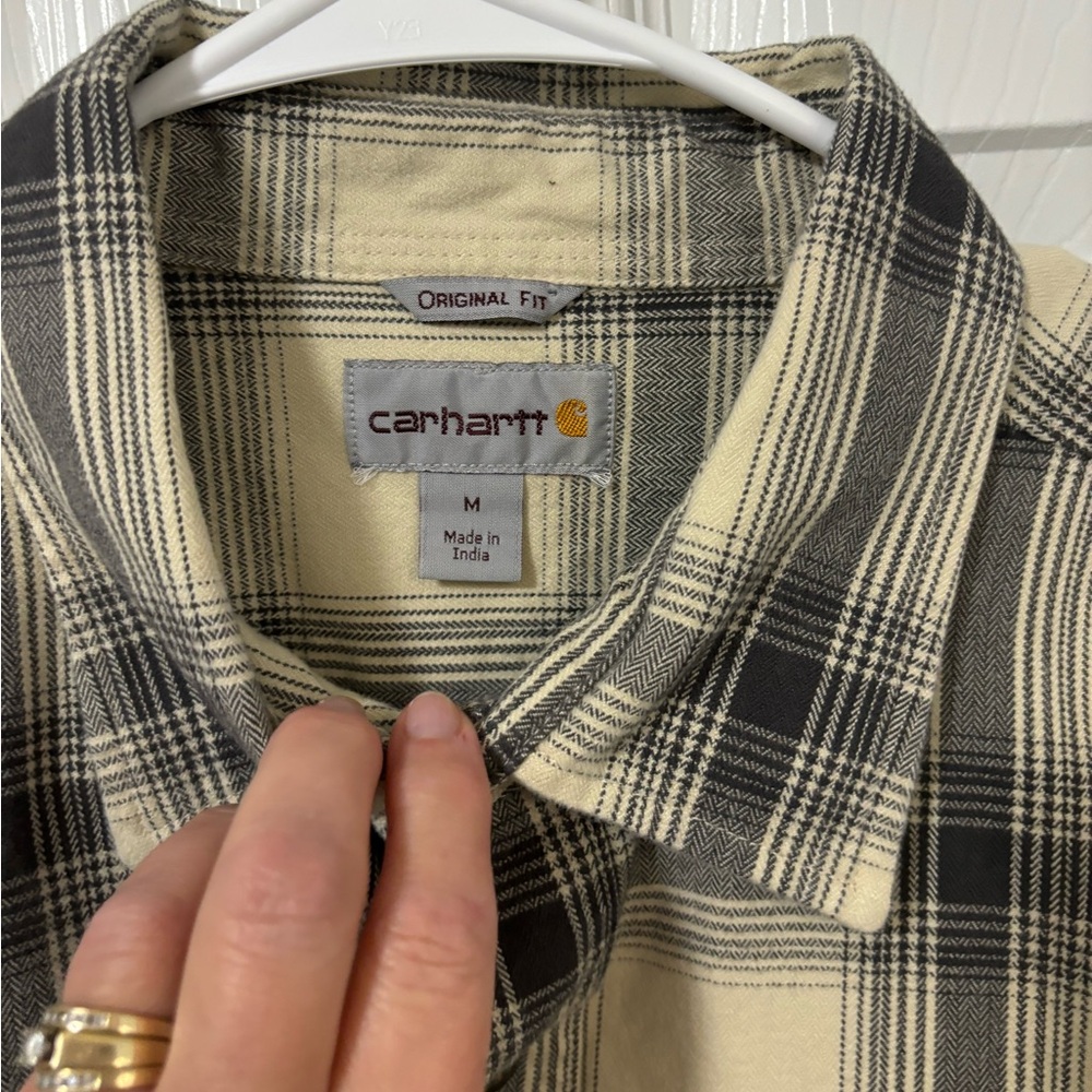 NWOT Carhartt flannel men’s size medium - Picture 3 of 3